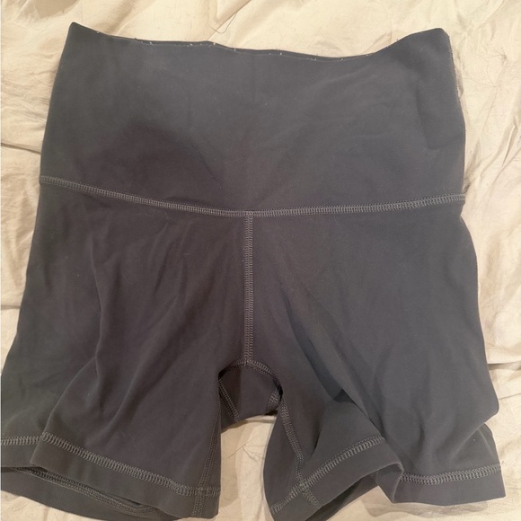 Aritzia TNAction biker shorts grey - Picture 2 of 5